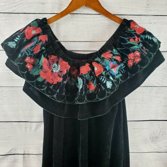 Umgee Off Shoulder Velvet Dress C0343 Sz Med NWT - Picture 3 of 6